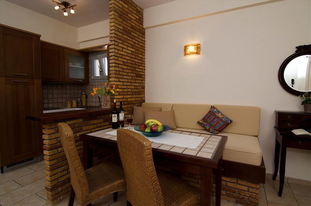 Harmony Hotel Apartments 셀리아니티카 외부 사진